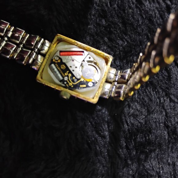 Bill Blass Goldtone Watch (242) - Picture 3 of 3